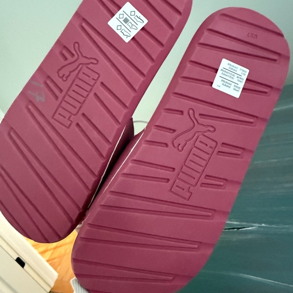 NWT Puma Berry Slide Sandals - Picture 3 of 3